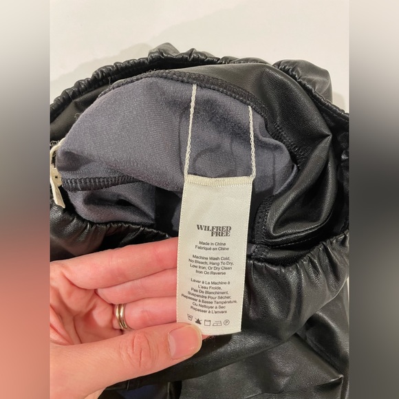 Aritzia pleather leggings Wilfred free - Picture 4 of 4